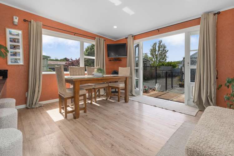 89 Waddington Drive Naenae_5