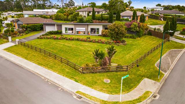 1 Gavinike Place Waimauku_1