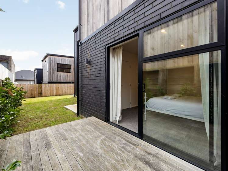 2/7 Tarbett Road Hillcrest_1