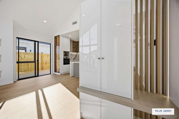 16 Tuwai Crescent Opaheke_43