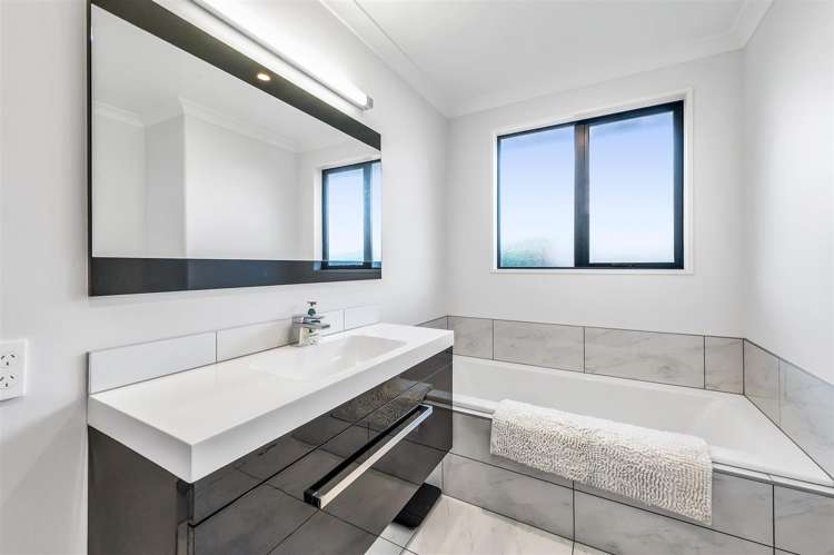 1/11 Teal Close Woolston_17