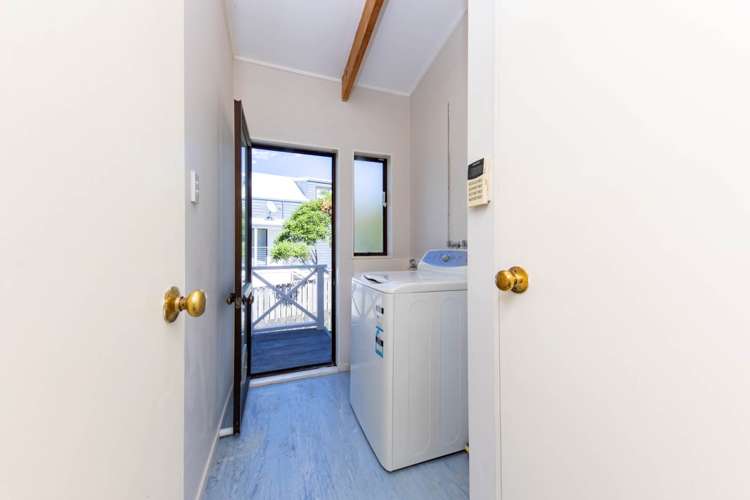 24 Meadowvale Rise Titirangi_9