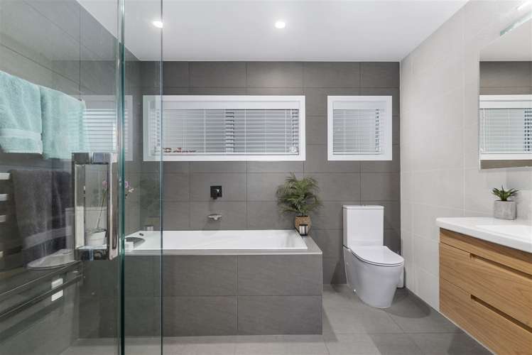 3/9 Brett Avenue Takapuna_13