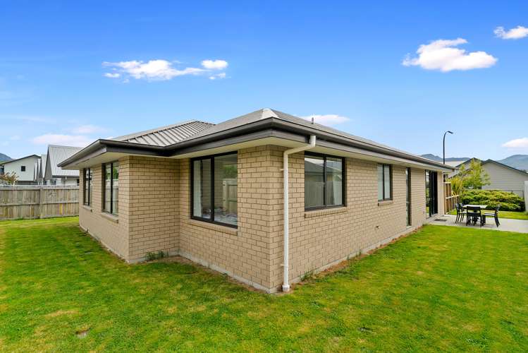 48 Myles Way Lower Shotover_12