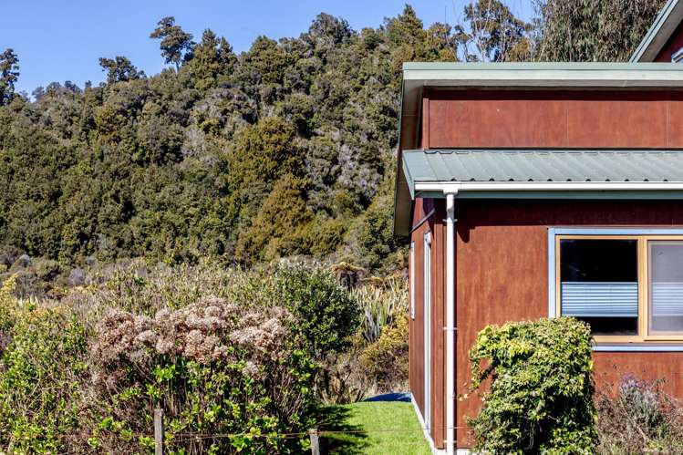 99 The Strand Okarito_34