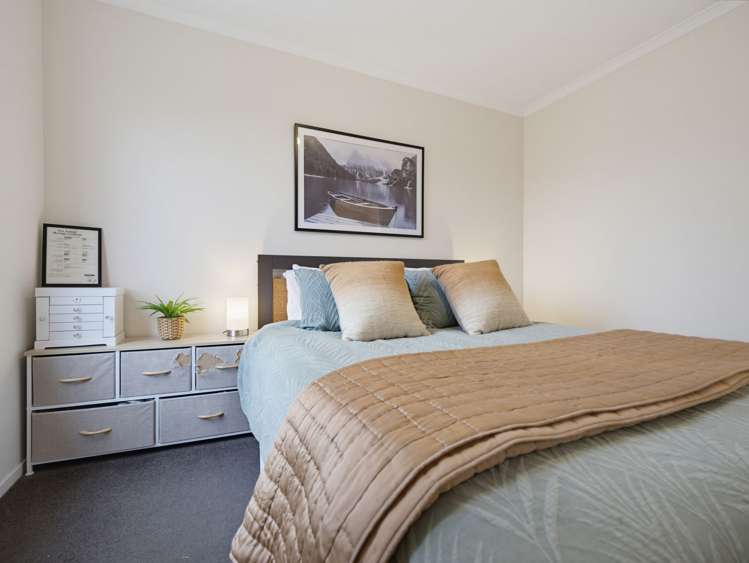 27 Chiefs Court Hamilton East_18