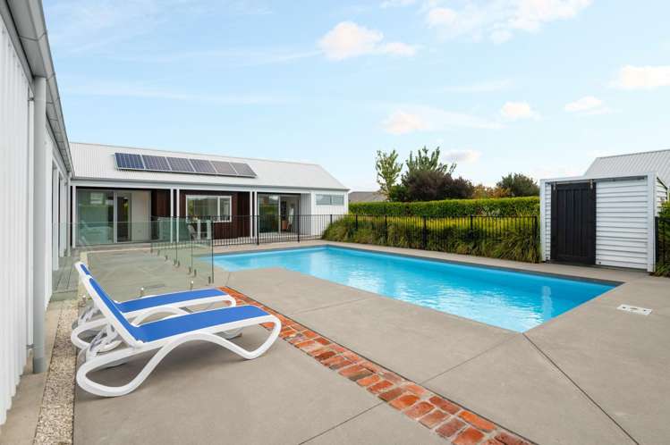 77 Alan Livingston Drive Cambridge_39