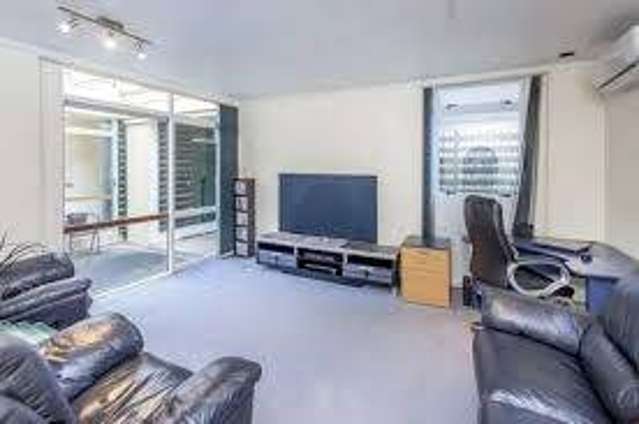 35 Stanniland Street Sunnyhills_2