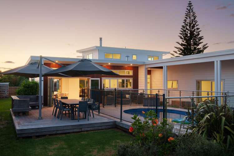 11 Beach Cove Wainui_2