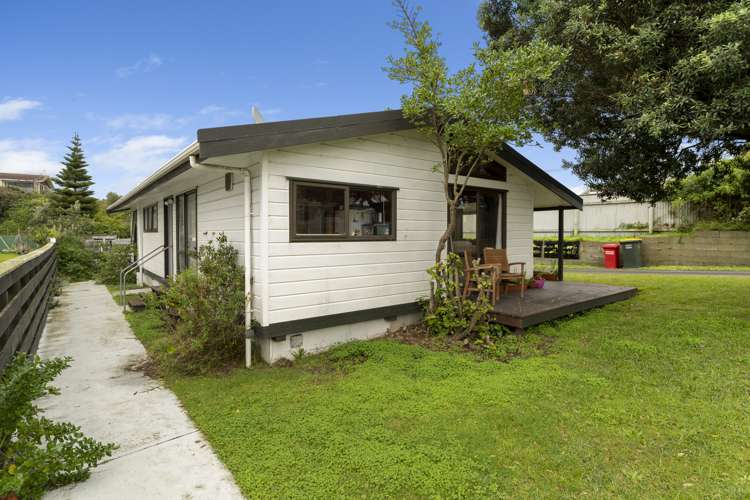 3 Tasman Road Otaki Beach_11