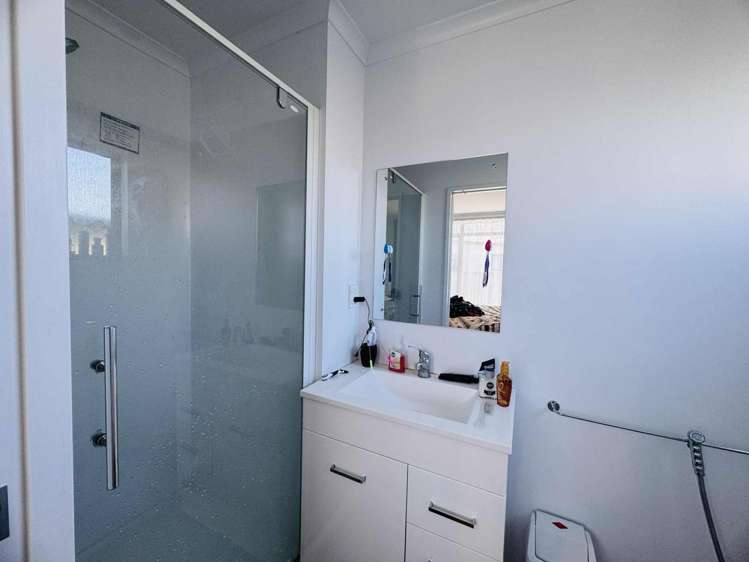  48 Exeter Crescent Takaro_11