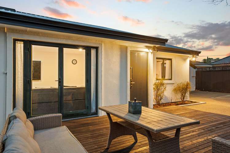 2/64A Cutts Road Russley_14