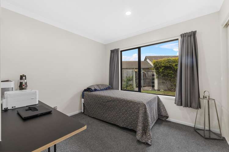 19 Cayman Close Shirley_12