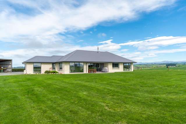 Hilltop Scale With Luxury Detail - 7.7 Hectares