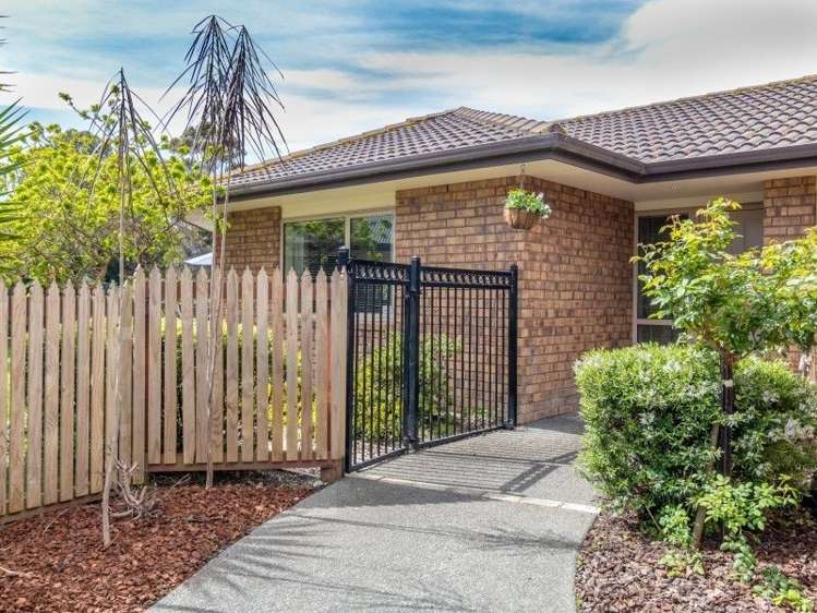 27 Delta Mews Place Clive_6