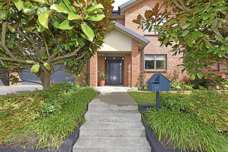 37 Mcmahon Drive Aidanfield_1