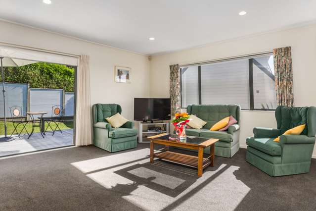 2/172 Chivalry Road Glenfield_2