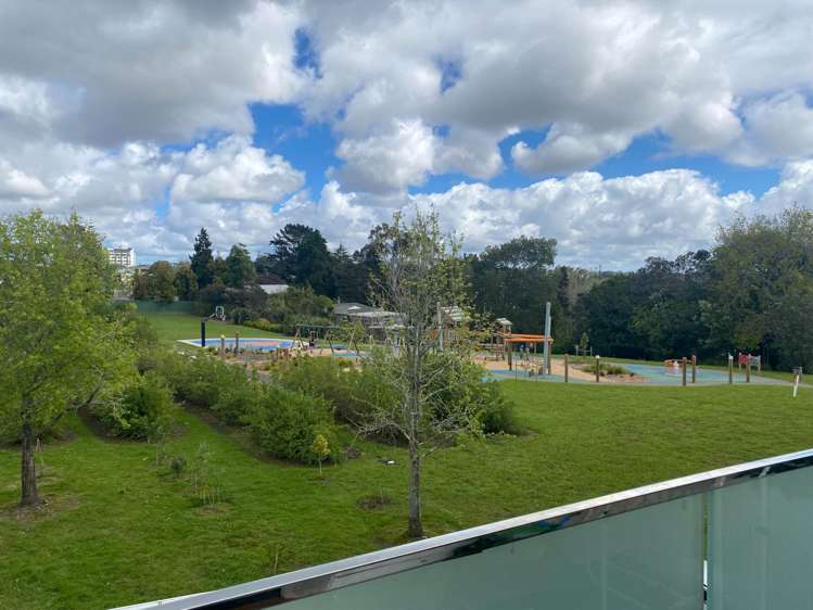 8/61 Clayburn Road Glen Eden_17