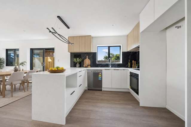17D Martin Place Kelston_4