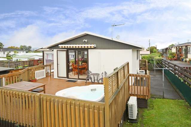 2/88 Roberts Road Te Atatu South_2