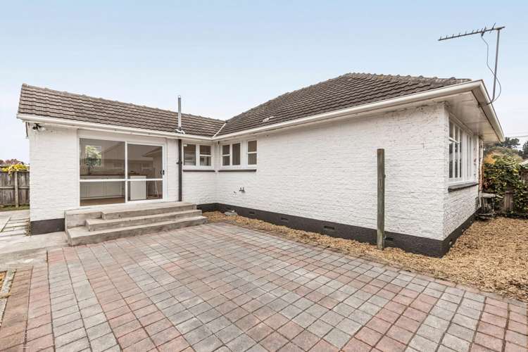 43 Aldershot Street Aranui_13
