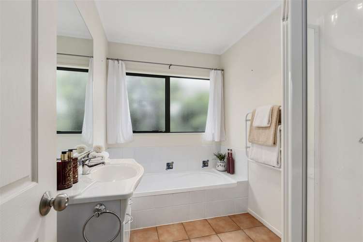 2/10 Firth Road Torbay_8