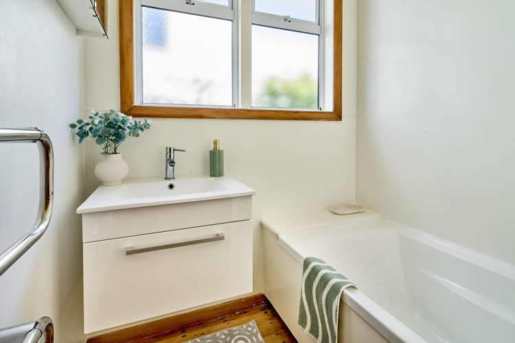 10 Carleton Terrace Tawa_12