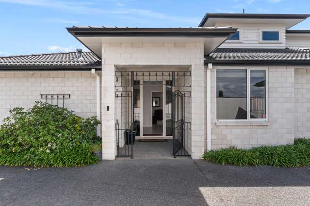 304sqm of immaculate family living
