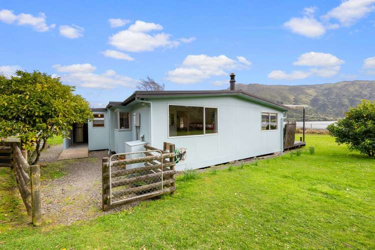 1755 Queen Charlotte Drive Queen Charlotte Sound_25