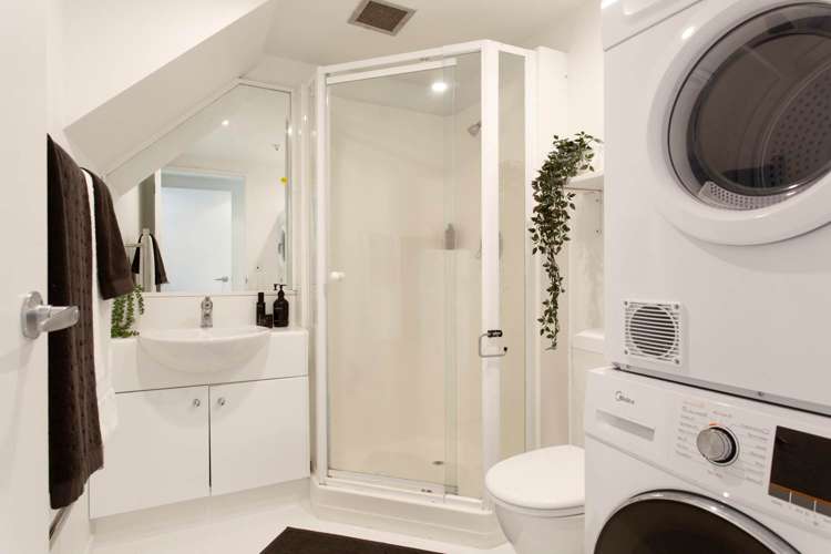 8/12 East Street City Centre_13