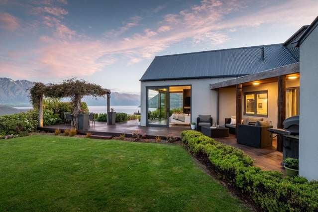 1 Whitbourn Place Fernhill/Sunshine Bay_2