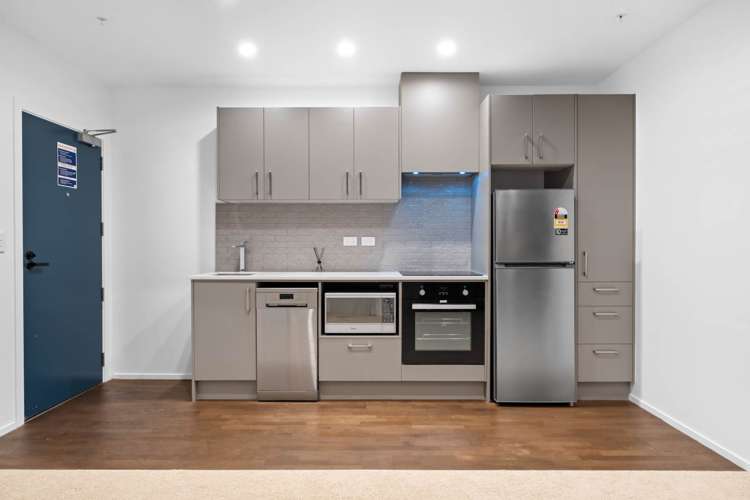 701/147 Victoria Street West_5