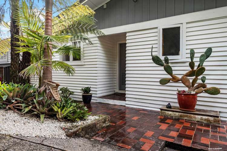 135 Glengarry Road Glen Eden_16