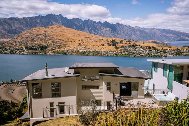 23 Olivers Place Queenstown_24