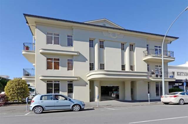 In the Heart of the City - Two Bedroom Apartment - Carpark Included