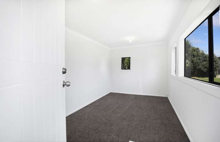 20 Aotaki Street Otaki_12