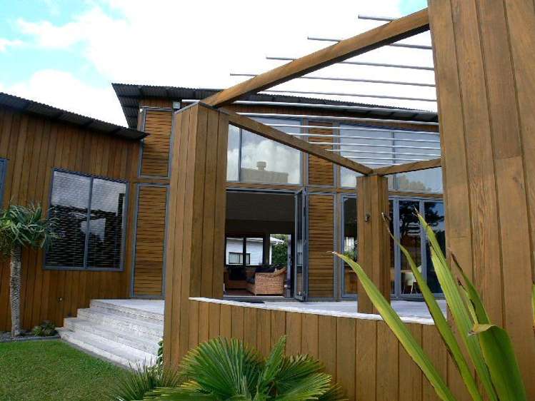 14 Ajax Head Pauanui_4