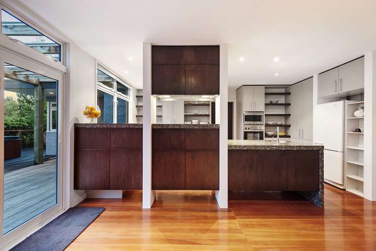 132 River Road Hamilton East_18