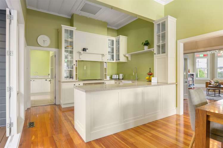 134 River Road Hamilton East_7