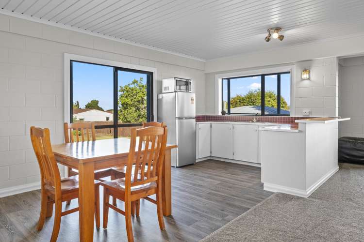 19 Ingle Avenue Waipahihi_10