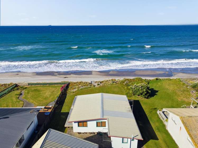 389 Pukehina Parade_2