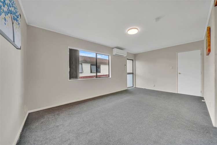 2/24 Norrie Smith Avenue Flat Bush_6