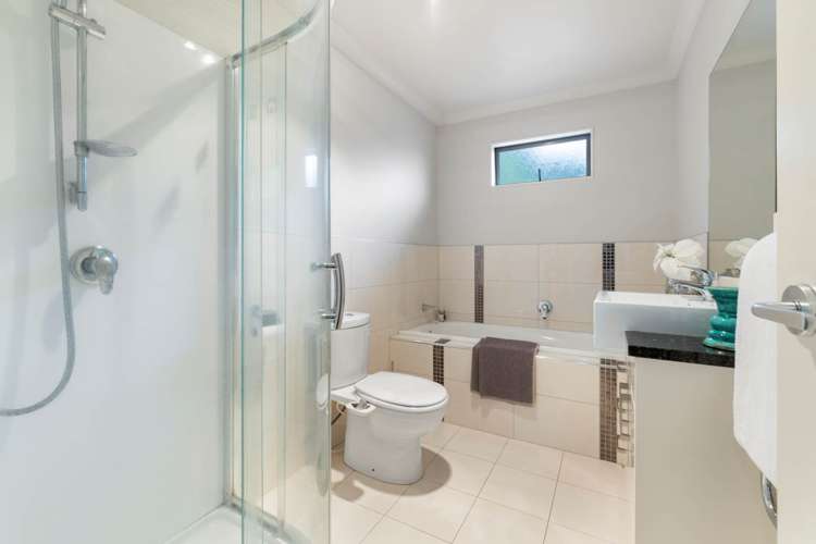 4 Liscooly Place Flat Bush_13