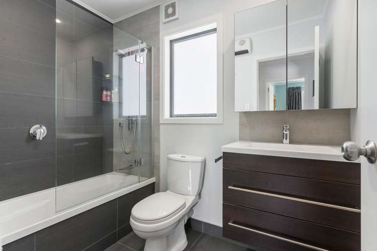 64 Taupo Street Green Bay_21