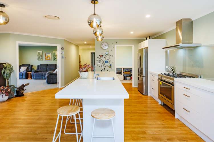 21 Loveston Lane Kelvin Grove_11