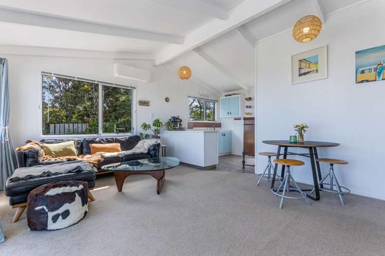 13 Te Ahuahu Road Piha_10