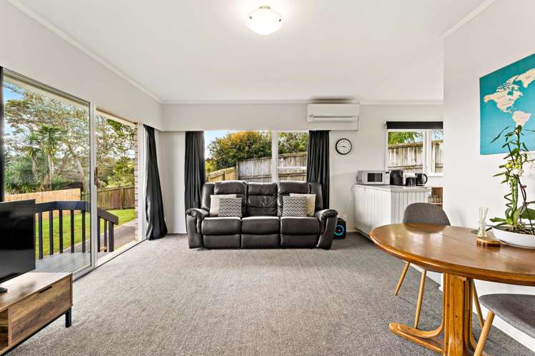 1/6 Segedin Place Glenfield_5