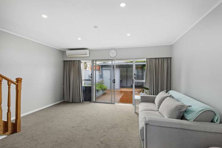 8/8 Tawai Street Trentham_5