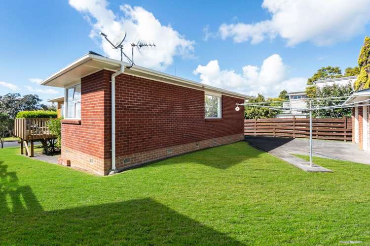 21 Allington Road Massey_21