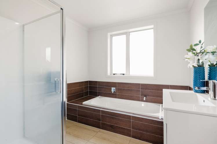 6 Cabourne Drive Glenview_15